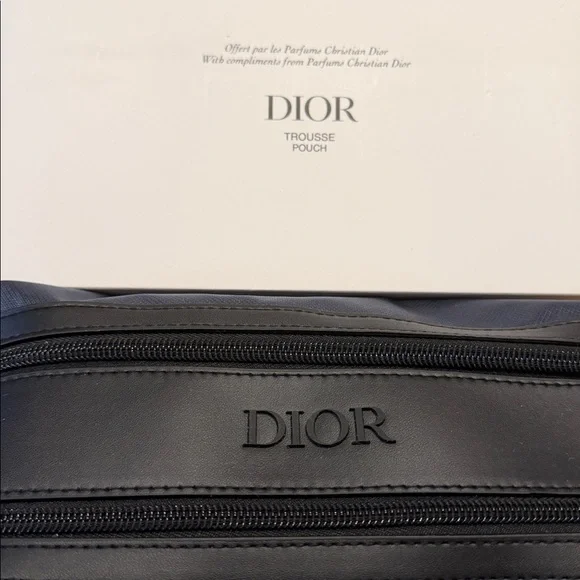 Dior Men's Black and Navy Toiletry Bag/SAUVAGE Mini parfum - Picture 2 of 16